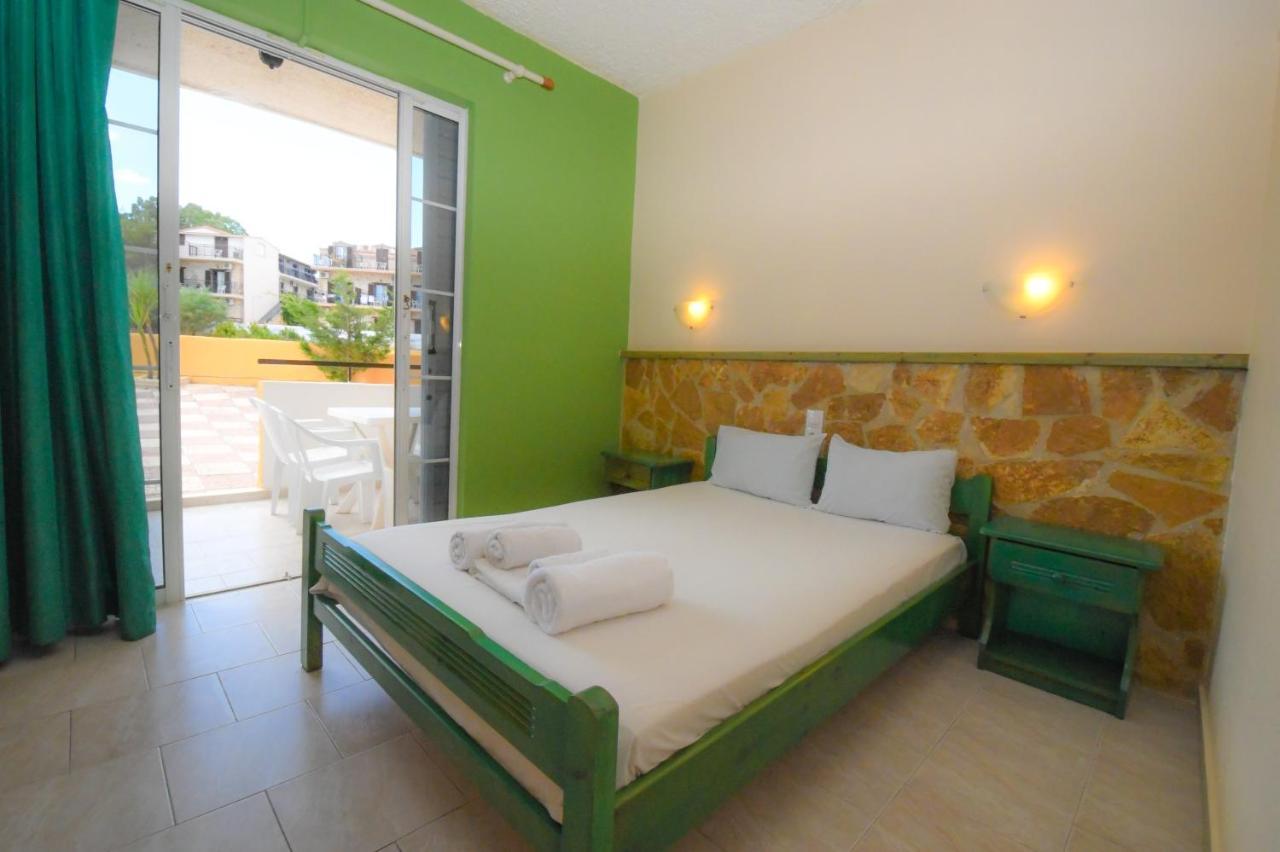 Vanessa Hotel Kalamákion Habitación foto
