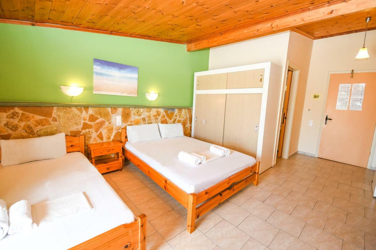 Vanessa Hotel Kalamákion Habitación foto