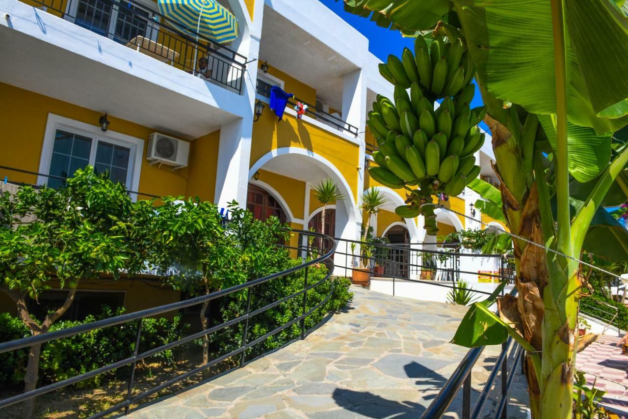 Vanessa Hotel Kalamákion Exterior foto